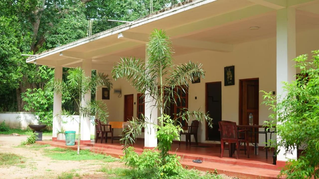 Punkalasa Tourist Lodge Anuradhapura Esterno foto