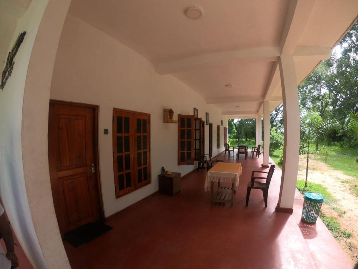 Punkalasa Tourist Lodge Anuradhapura Esterno foto